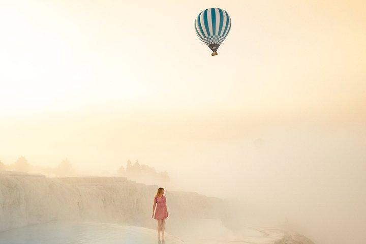 Heißluftballonfahrt mit Mittagessen ab Antalya nach Pamukkale