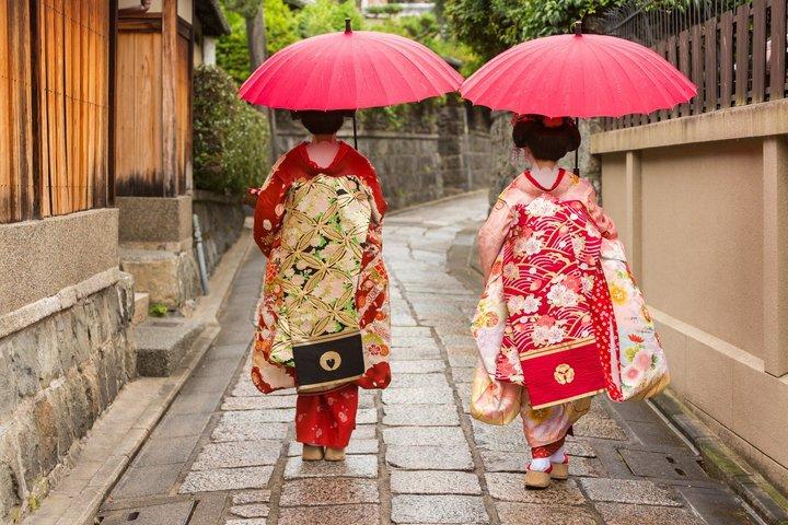 京都祇園芸者街＆隠れ家散策ツアー