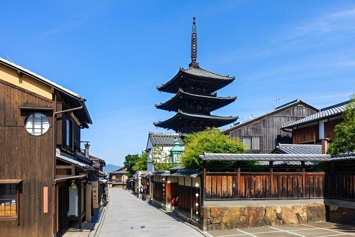 京都祇園ナイトツアー：アイコニックな芸者街＆隠れ家