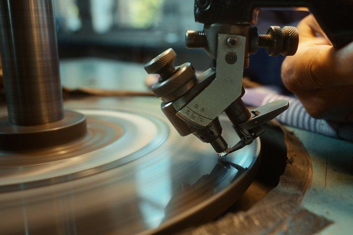 アムステルダム月山ダイヤモンド工場見学（シャンパン付き）