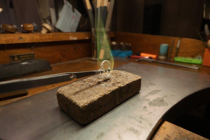 アムステルダム月山ダイヤモンド工場見学（シャンパン付き）