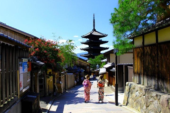 京都祇園芸者街＆隠れ家散策ツアー