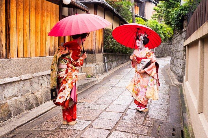 京都祇園芸者街＆隠れ家散策ツアー