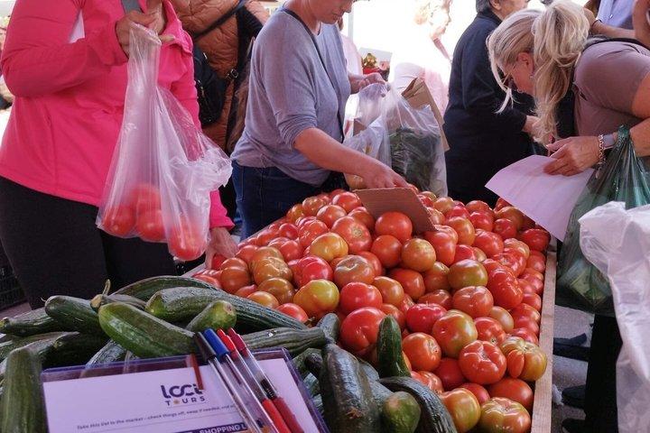 Rethymno Old Town Walking Food Tour Besøg på det lokale marked