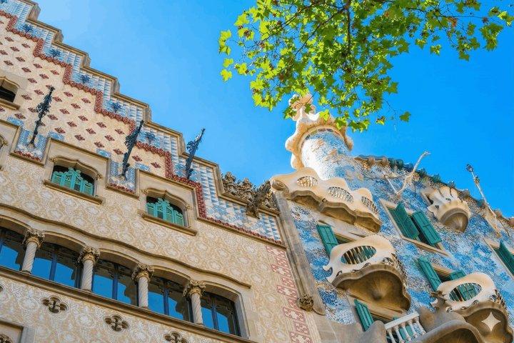 バルセロナ建築ツアー：現地建築家との秘密