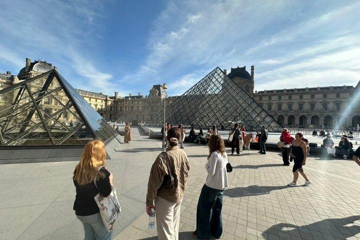 All in a Day - Paris Sightseeing Tour