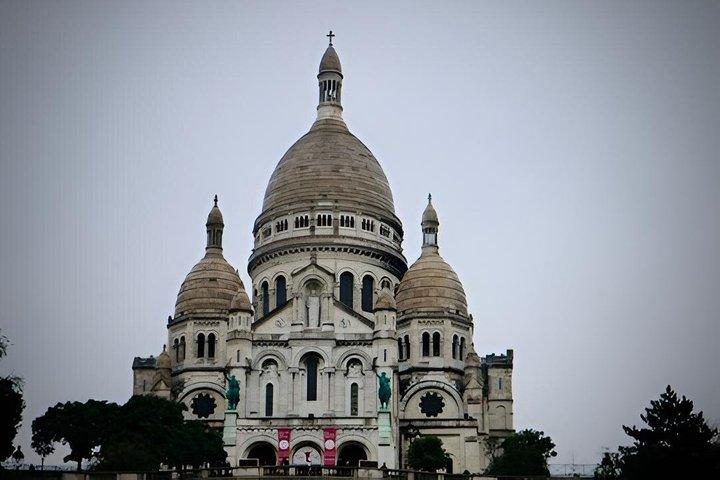 Noite Crimes de Paris Tour com vinho e queijo
