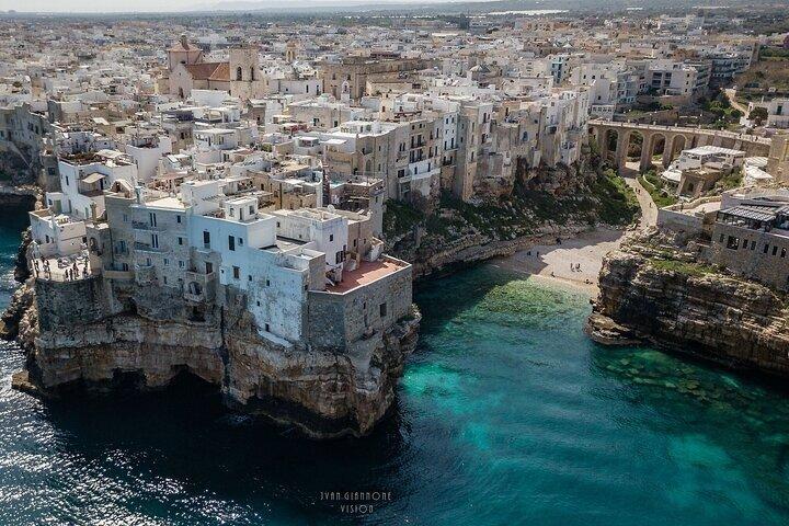 Det bästa av Alberobello Trulli & Polignano a Mare busstur från Bari