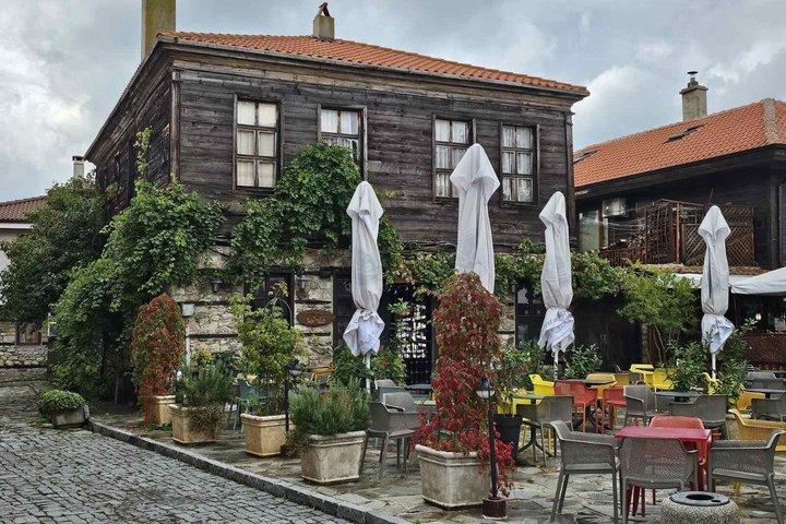 ヴァルナ・ネッセバル旧市街からブルガリアの真珠南海岸
