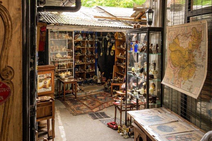 Tour privato del mercato delle pulci di Parigi: Saint-Ouen Antiques Vintage