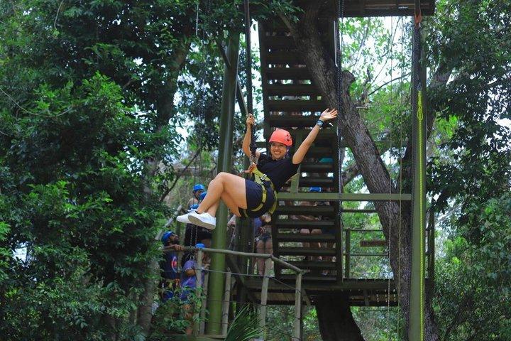 Inesquecível experiência Zipline com cenote, snack e transporte