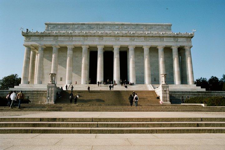 ニューヨーク発フィラデルフィア、ワシントン D.C.、ナイアガラの滝、ボストン 6 日間ツアー