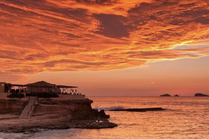 Ibiza Secret Sunset Cove Yoga e Cava Experience