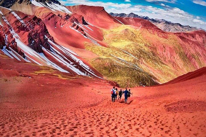 Rainbow Mountain Ganztagestour mit optionalem Red Valley