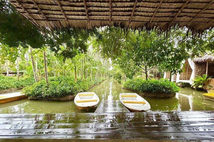 Donwai Floating Market Dragon Temple y después de la lluvia Tour
