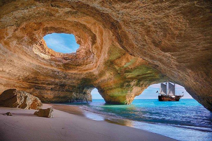 Aventura al Algarve desde Lisboa con paseo en barco a la cueva de Benagil