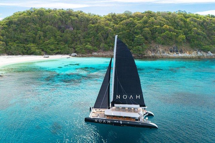 Noah Catamarán Coral de lujo y buceo con tubo en la isla Racha desde Phuket