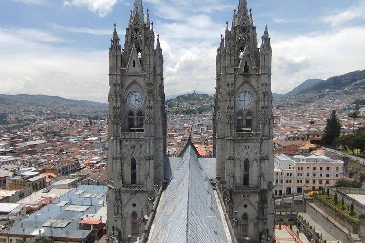 Quito Kolonialtour - Panecillo, Seilbahn und Mitte der Welt.