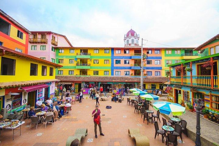 Guatapé, la Piedra, crucero con vista a casa de famosos &comidas