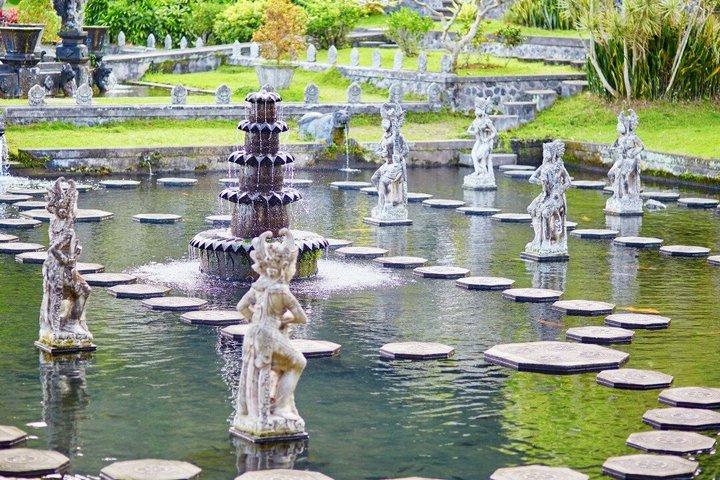 天国の水の宮殿とビーチの東バリプライベートツアーゲート