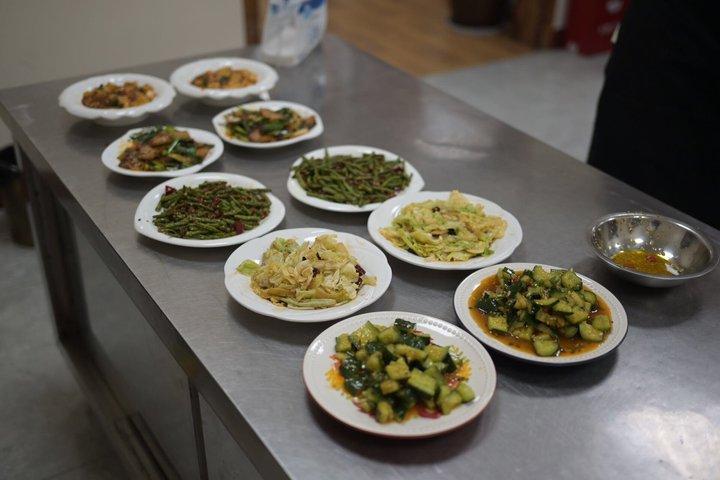 Private Chengdu Dining Experience in Chilli Cool House