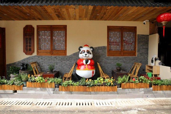 Private Chengdu Dining Experience in Chilli Cool House