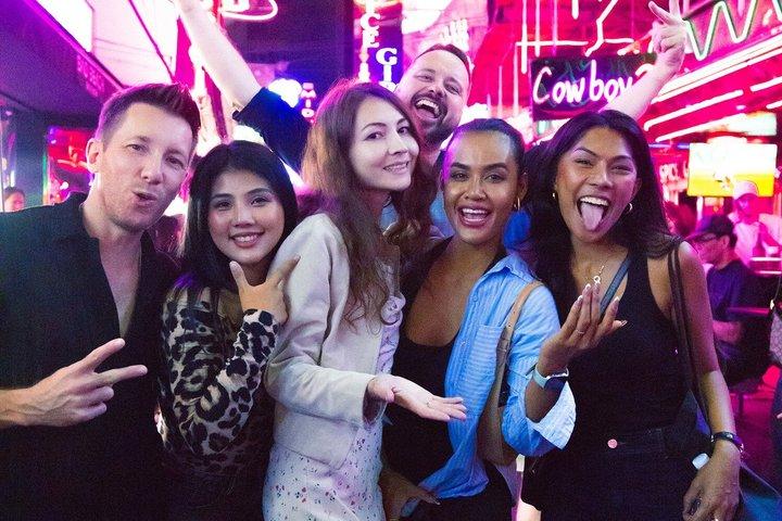 Bangkok : Sunset Rooftop, TukTuk Ride, Mercado nocturno & Bar Crawl