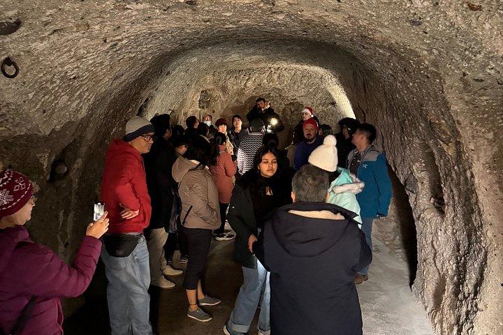Santorini Highlights Minibus Tour with Oia Sunset