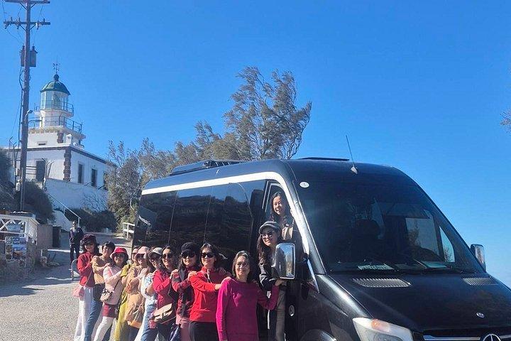Santorini Highlights Minibus Tour with Oia Sunset