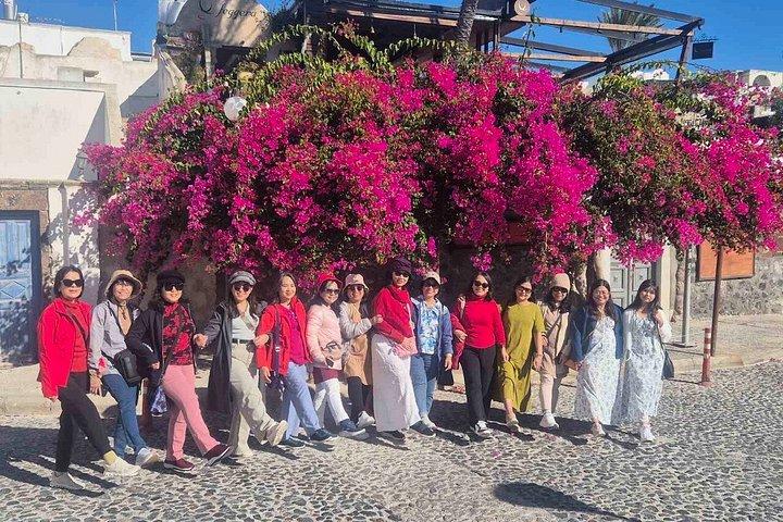 Santorini Highlights Minibus Tour with Oia Sunset