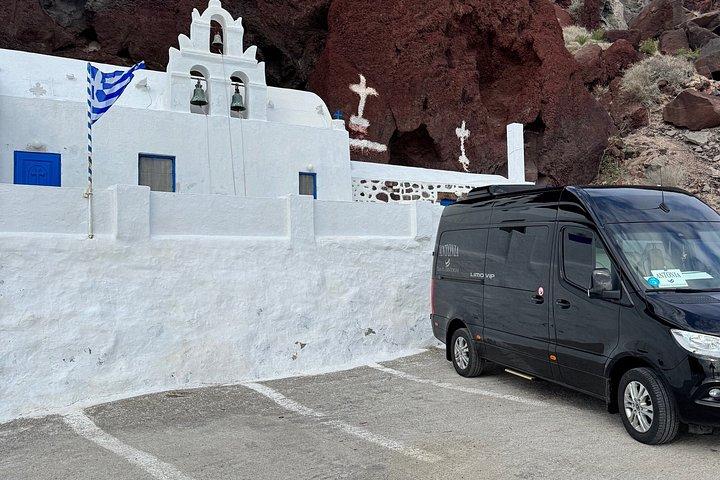 Santorini Highlights Minibus Tour with Oia Sunset