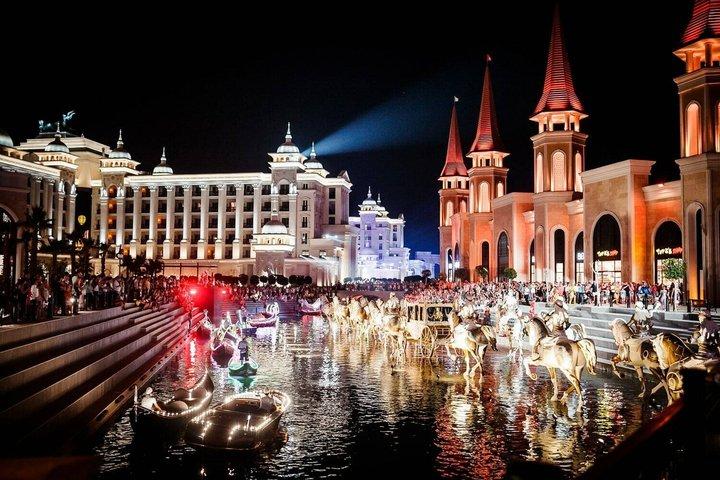 ランド・オブ・レジェンド ナイトショー ライト、音楽、ショッピング体験