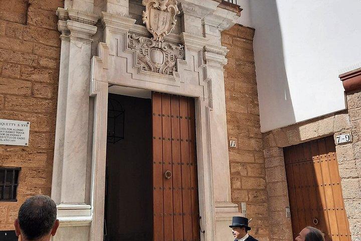 カディス観光：歴史的画像を通して過去へ旅する