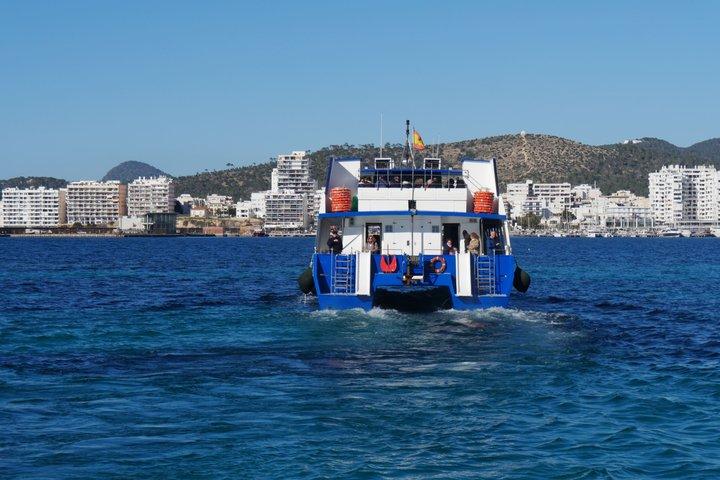 イビサ島：エス ベドラの朝または日没のカタマラン クルーズ