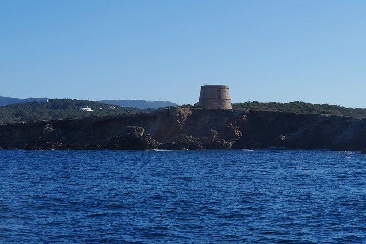 イビサ島：エス ベドラの朝または日没のカタマラン クルーズ