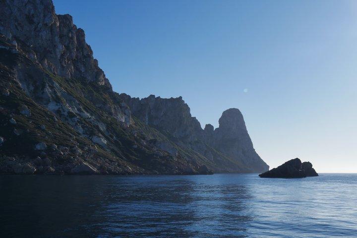 イビサ島：エス ベドラの朝または日没のカタマラン クルーズ