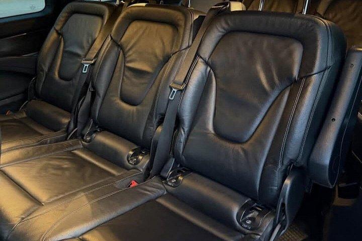 ミコノスでメルセデスベンツVクラスのプライベート運転手サービス