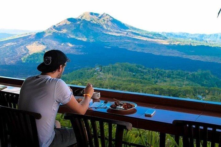 キンタマーニ火山ツアー付きののんびりとした洞窟チュービング