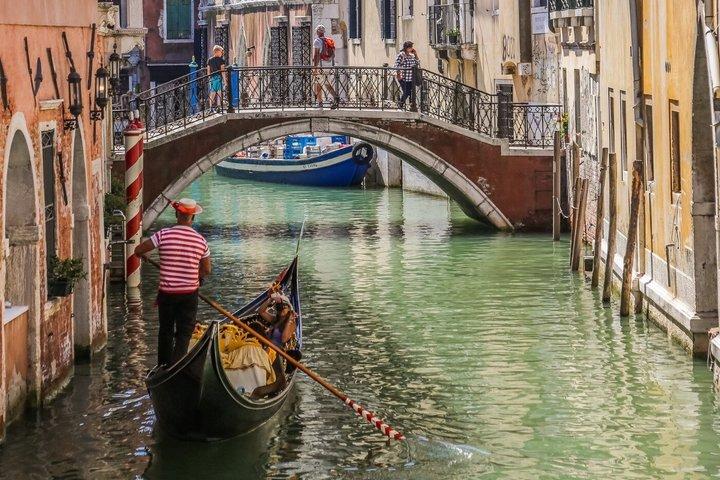 Premium Grand Canal Gondelfahrt & Gondelbahn Gallery Guided VisitTM