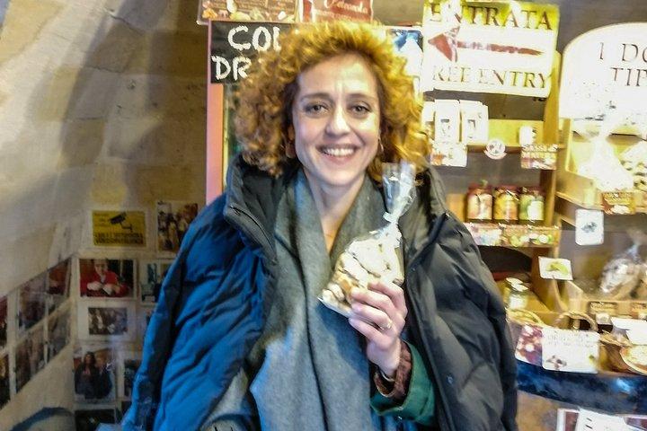 マテーラ：サッシ地区の洞窟で地元の特産品とワインを味わう