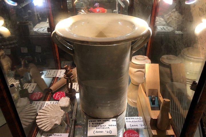 マテーラ：サッシ地区の洞窟で地元の特産品とワインを味わう