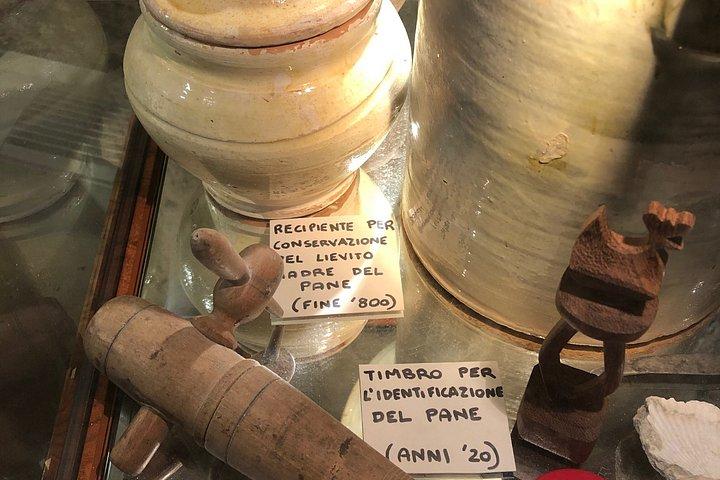 マテーラ：サッシ地区の洞窟で地元の特産品とワインを味わう