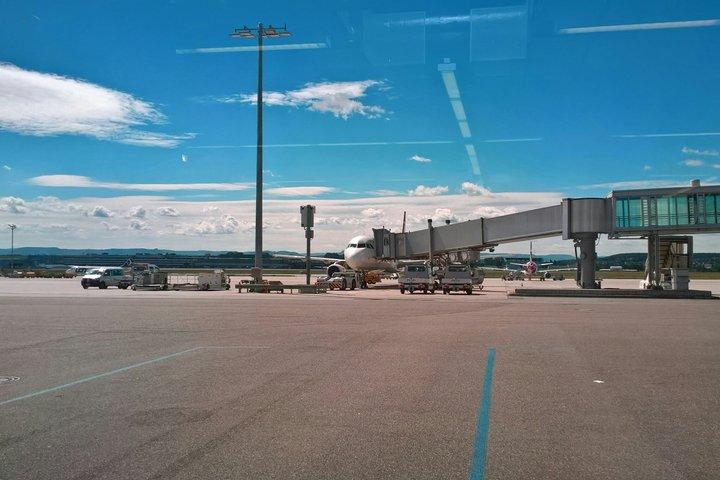 Trasferimento all'aeroporto di Fiumicino/Ciampino dal centro di Roma
