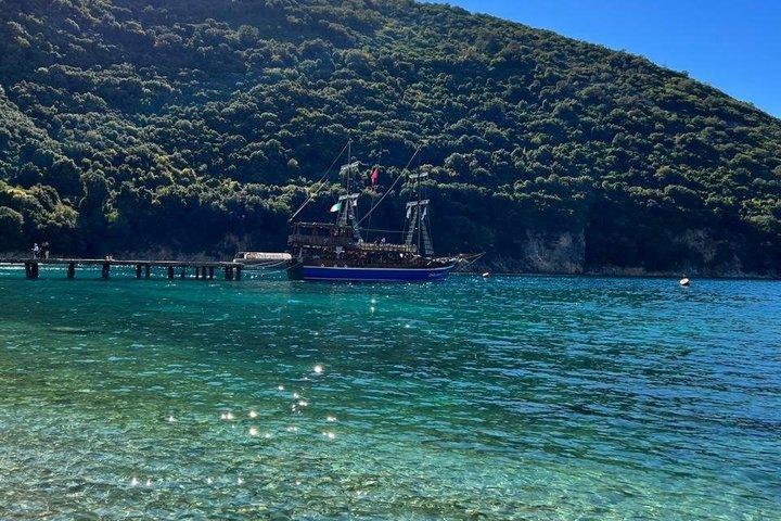 クロレス湾プライベートサランダスピードボートツアー