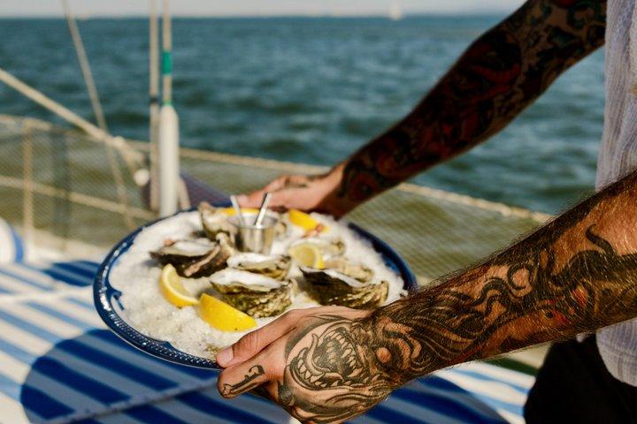 リスボンの牡蠣試食帆船ツアー（グリーンワイン付き）
