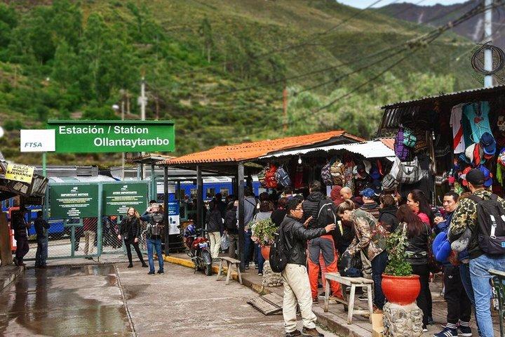 アグアス・カリエンテスでの入場を含むマチュピチュへの2日間の小旅行