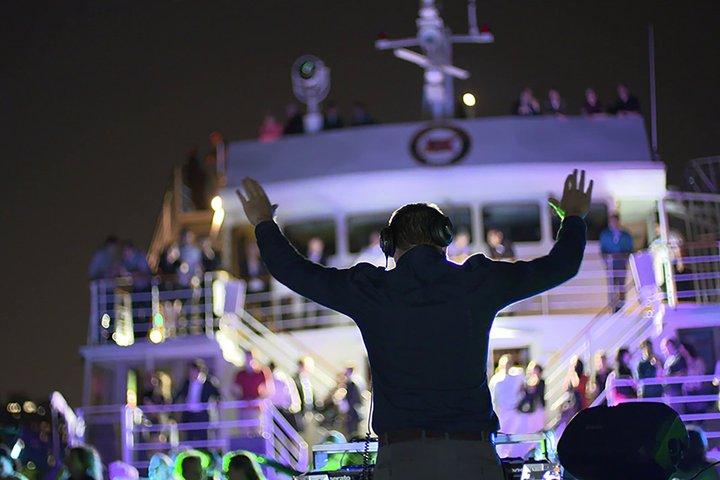 Montreal Gourmet Dinner Cruise with DJ & Dancing