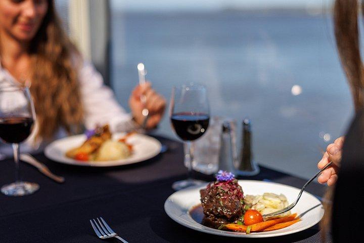 Montreal Gourmet Dinner Cruise with DJ & Dancing