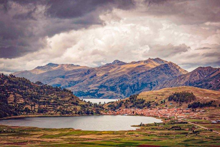 Four Andean Lagoons Tour with Scenic Nature and Birdwatching