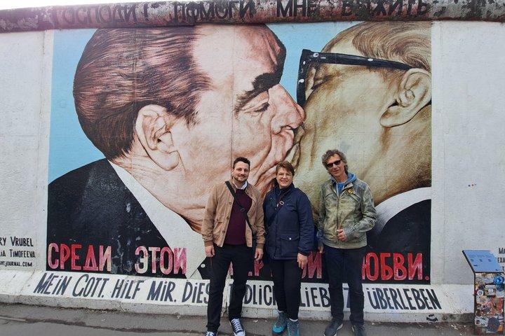 Berlin’s Wall, Street Art & Local Hoods
